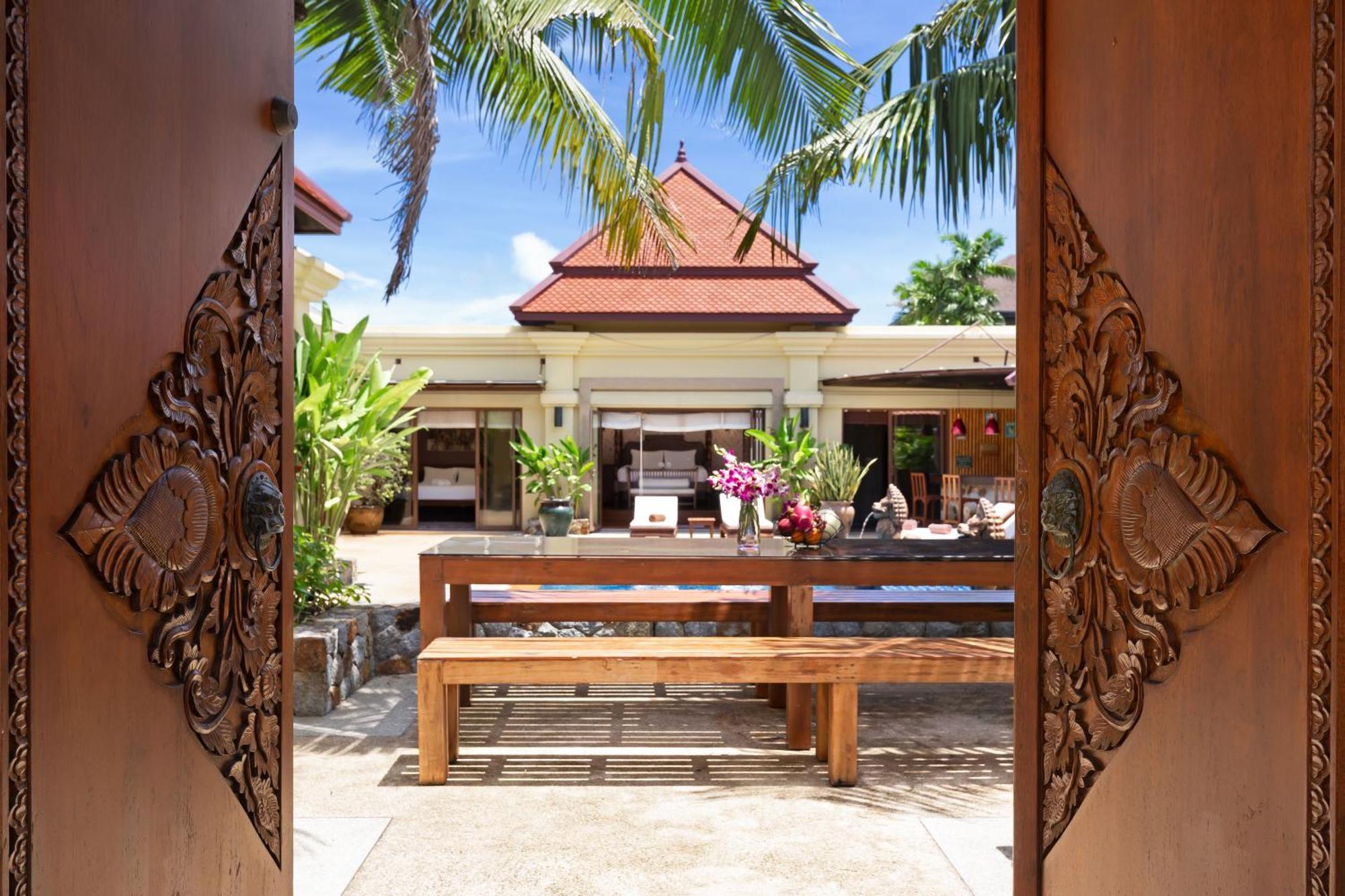 Extraordinary Courtyard 6Br Pool Villa Sri Suri, Naiharn Rawai 外观 照片